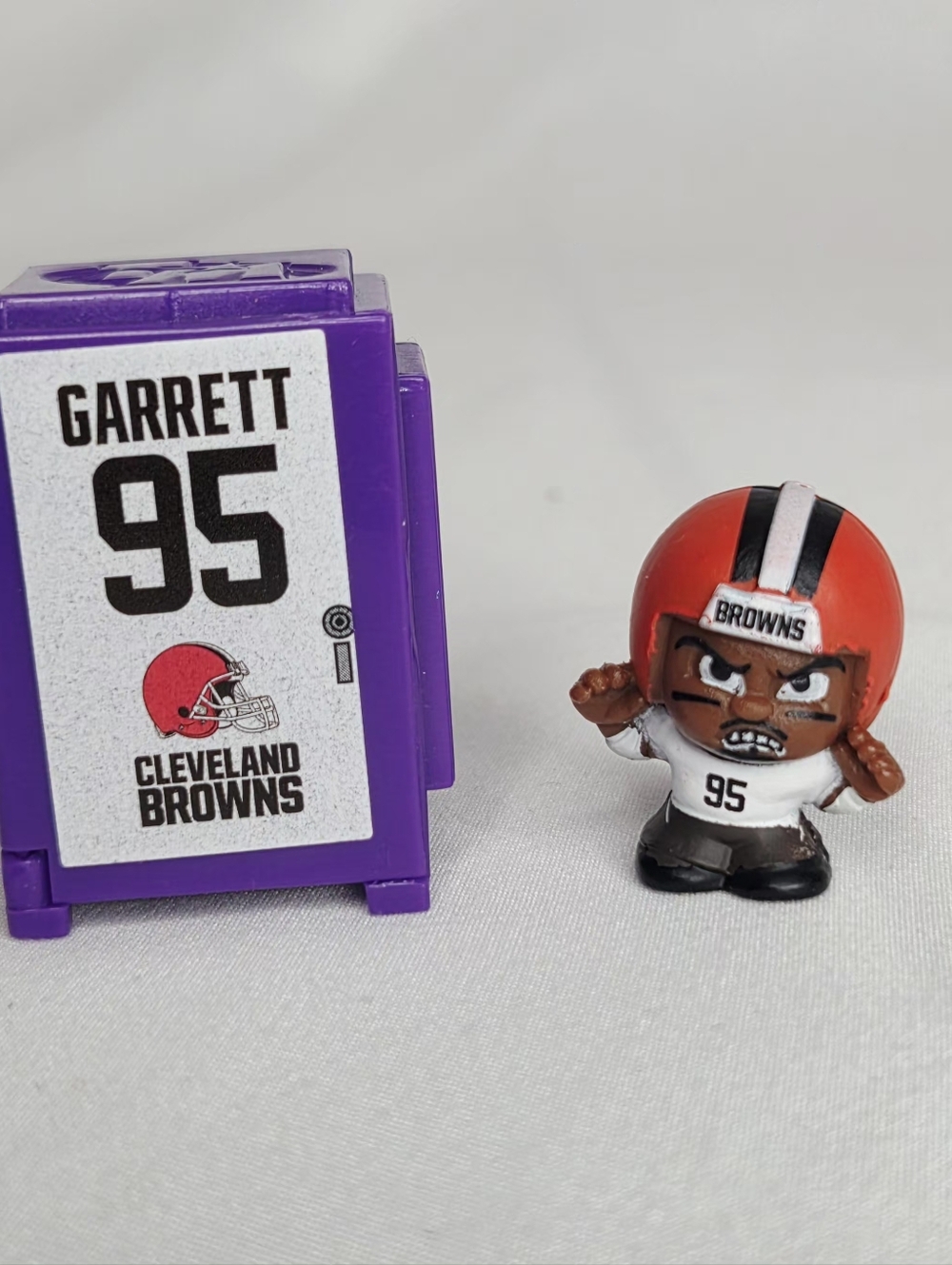 2025 NFL Teenymates Myles Garrett Alternate Uniform Locker Series 13 Rare